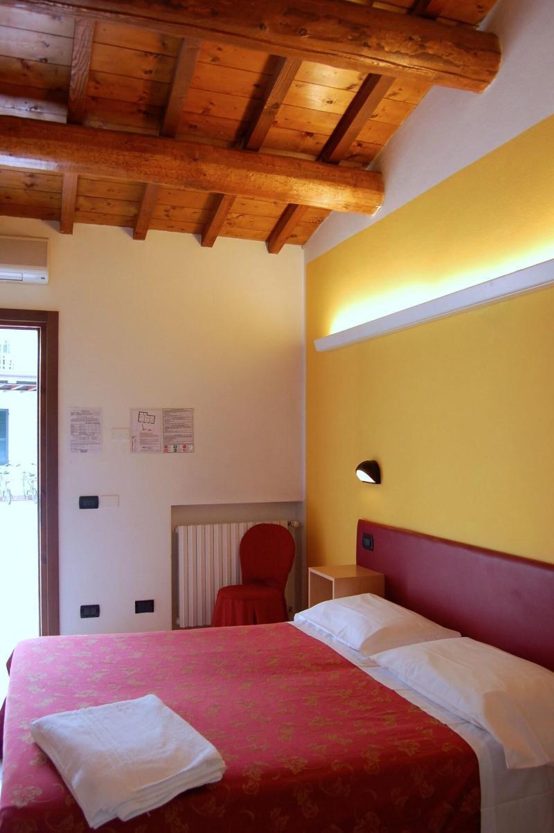 Abbazia Bed & Breakfast Mantova Bagian luar foto
