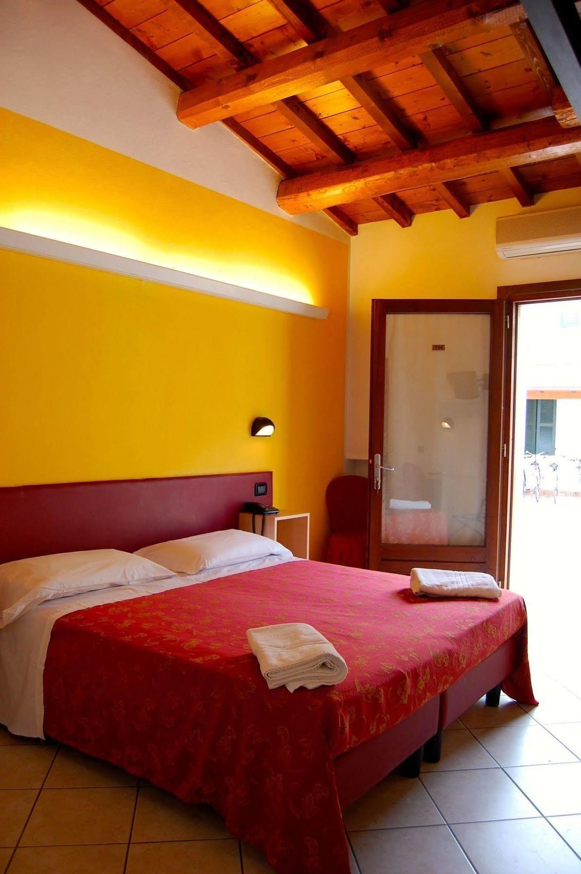 Abbazia Bed & Breakfast Mantova Bagian luar foto